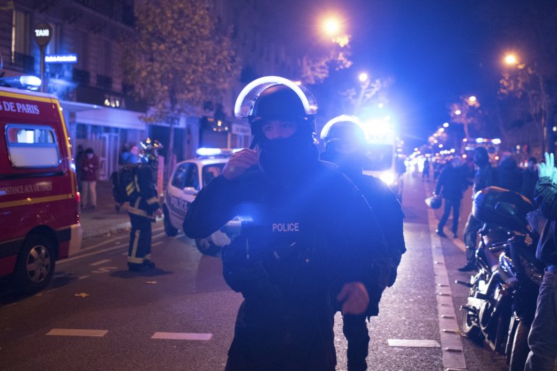 法國巴黎時間11月13日夜間發生連續槍戰，巴塔克蘭劇院（Bataclan）有上百位人質遭挾持。圖片來源：達志影像/美聯社   
