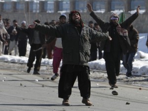 駐阿富汗美軍焚燒可蘭經，2月曾引發抗議並導致流血衝突。(圖片來源:達志影像/路透社。)   
