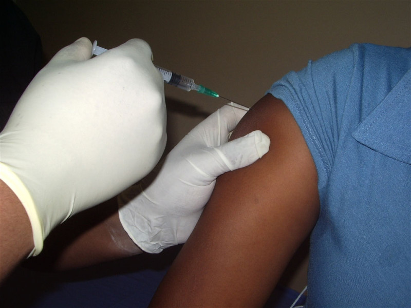 世界衛生組織(WHO) 21日宣佈，首批伊波拉疫苗將在今後兩週內開始投入臨床試驗。圖片來源：聯合國新聞中心。   