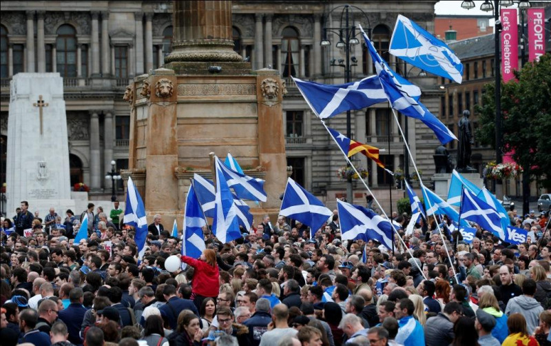 圖之1：離投票日剩兩天，支持蘇格蘭獨立人士加緊聚會活動。圖片來源：達志影像/路透社   