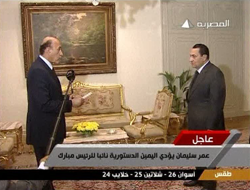 埃及總統穆巴拉克(右)為撫平民怨，任命了三十年來首位副總統蘇萊曼。蘇萊曼同時也是埃及情報局局長。圖片來源:達志影像/路透社   