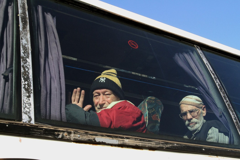 據BBC 10日報導，敘利亞紅新月會透過推特證實又撤離了約300位的平民離開；這項停火協議將會再延長3天，盼能撤離更多民眾。圖片來源：達志影像/美聯社資料照片   