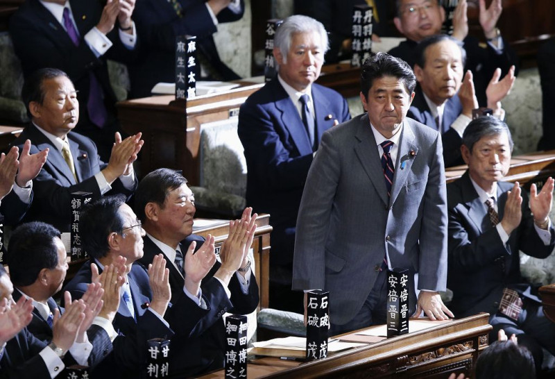 日本國會今（26）日下午召開特別院會，自民黨黨魁、前首相安倍晉三當選日本首相。圖片來源：達志影像/路透社。   