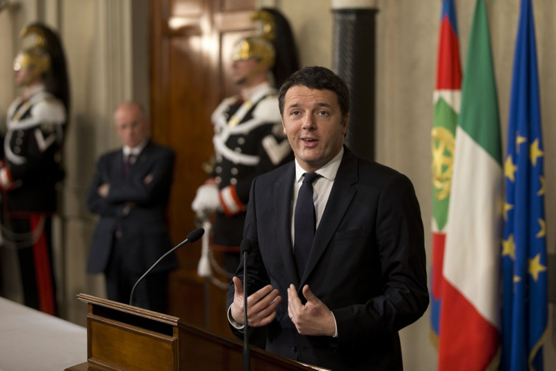 義大利總統納波里塔諾要求現任佛羅倫斯市長倫齊（Matteo Renzi）組建新政府，並在週四（20日）宣誓就任，成為義大利史上最年輕的總理。圖片來源：達志影像/美聯社   
