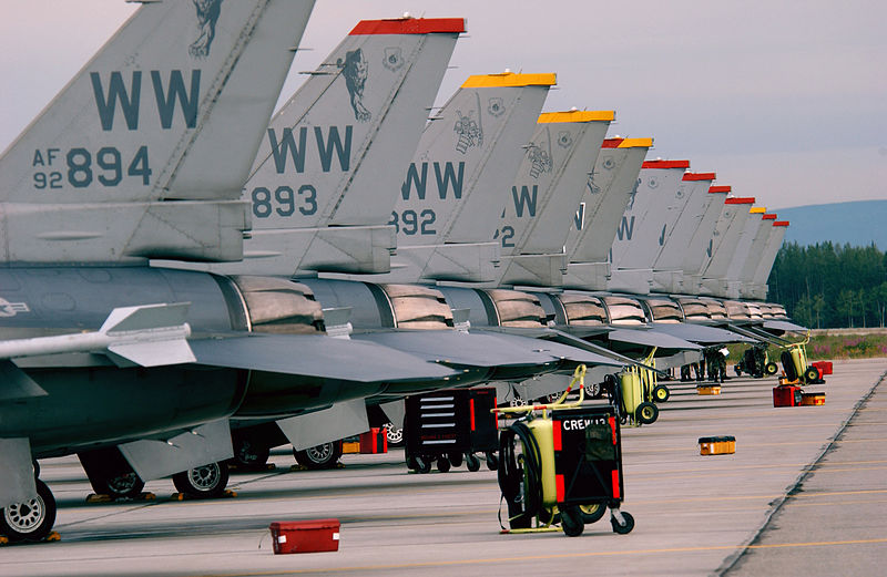 美軍駐日三澤基地所屬的F-16戰鬥機傳出迫降青森機場事件。圖：翻攝維基網站   