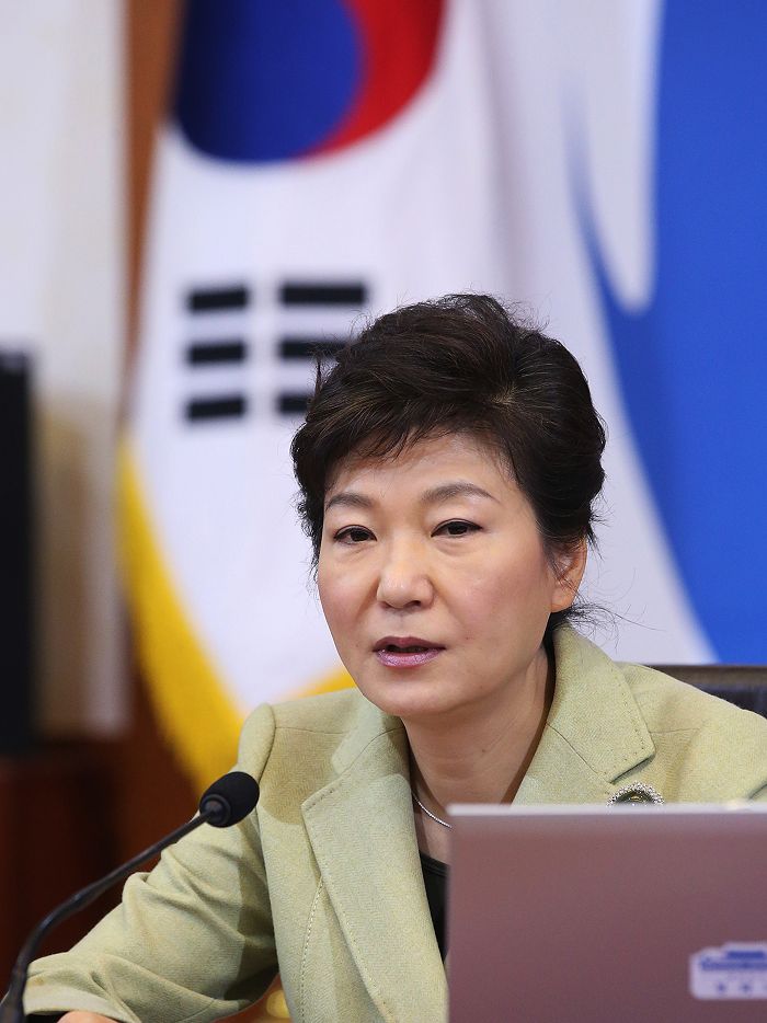 韓國總統朴槿惠25日在青瓦台表示，將實施「經濟改革3年規劃」，在未來3年的時間，讓就業率達到70%，國民平均收入增加至4萬美元。圖片來源：達志影像/美聯社資料照片   