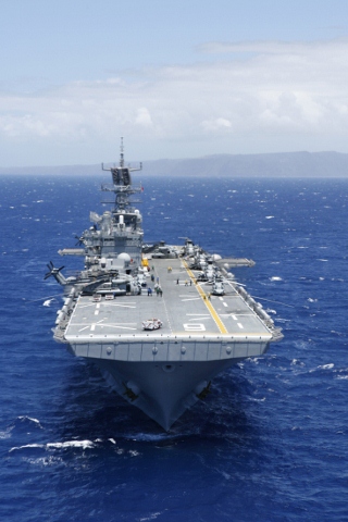 美國海軍喬治．華盛頓航空母艦戰鬥群的兩棲突擊艦「好人李察號」The Bonhomme Richard (HLD-6)。圖片來源:達志影像/路透社。   