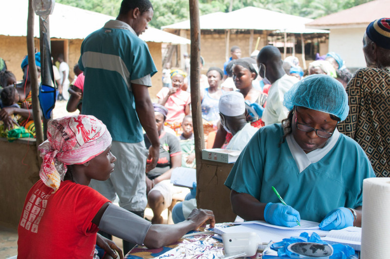 伊波拉病毒在賴比瑞亞境內絕跡，但醫護人員不敢掉以輕心。圖：翻攝聯合國網站   