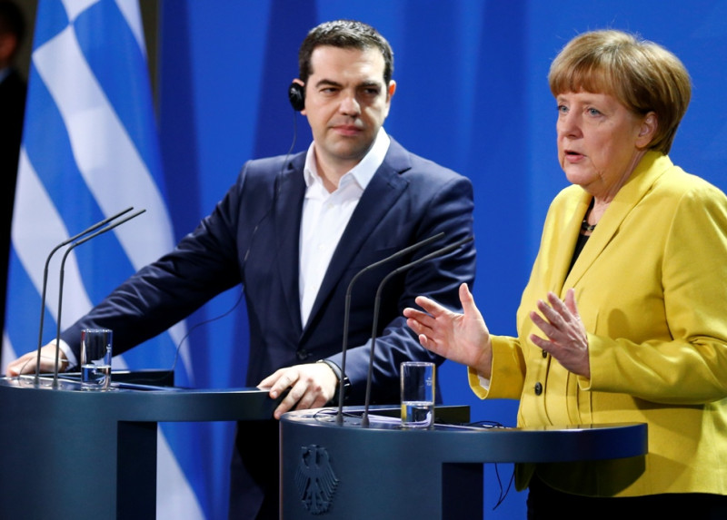 德國總理梅克爾(圖右)稱，新的融資計劃必須包括近月來在談判中沒有被提到的一些改革措施。圖左為希臘總理齊普拉斯。圖片來源：達志影像/路透社資料照片   