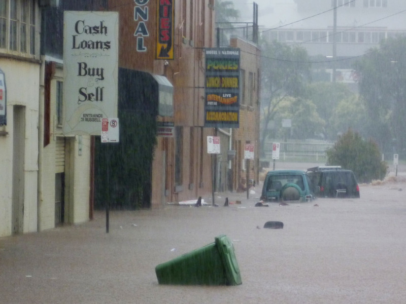 澳洲東北部濱海地區受到洪水重創，損失估計高達100億美元，漫長的重建之路，恐怕是澳洲政府現在要面臨的最大難題。圖片來源：達志影像/路透社。   