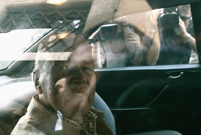今年6月，普里克（圖）搭車離開律師事務所，被記者團團圍住。圖片來源：達志影像/路透社資料照片。   