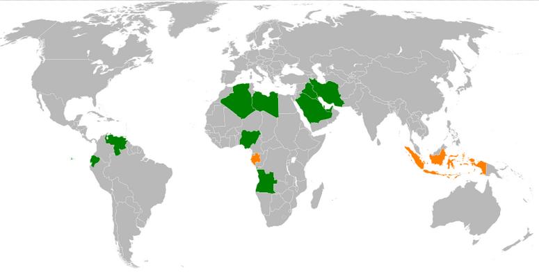 石油輸出國組織（OPEC）目前在世界會員國並不多，僅綠色部分版圖；而橙色版圖代表前會員國，其中亞洲的印尼加入後，將增加讓組織的產量。圖：翻攝維基網站   
