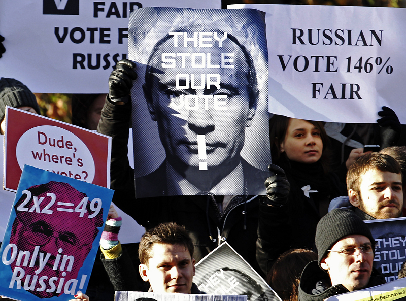 俄羅斯首府莫斯科在當地時間10日發生數萬名群眾上街示威，抗議國會選舉發生舞弊事件，總統麥維德夫雖然仍聲他不同意群眾重新舉行選舉的要求，但他已下令調查選舉舞弊傳聞。圖片來源：達志影像/路透社   