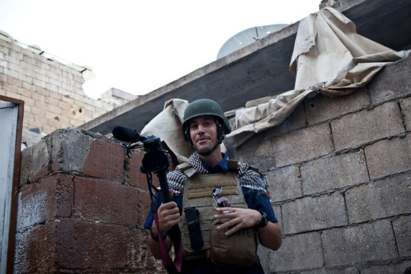 遭斬首的美國記者佛里在戰地的工作實況。圖：翻攝自「Free James Foley」臉書   