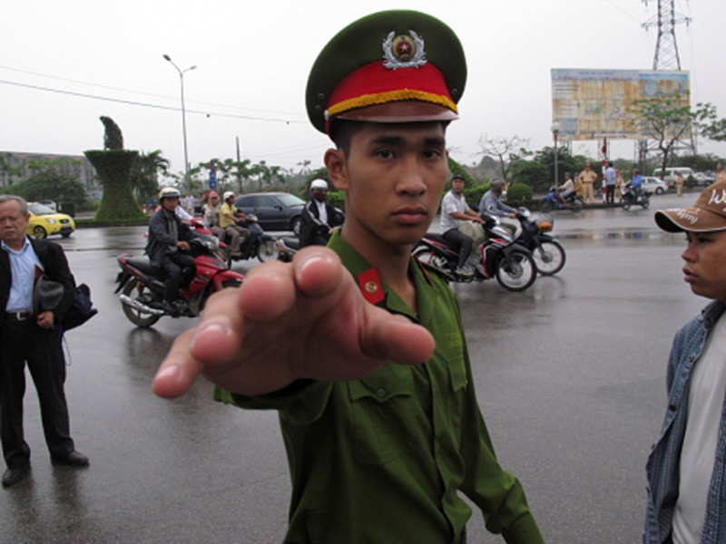 此次越南憲法修訂過程，曾罕見讓公眾參與討論，對於一些禁忌議題也有過激烈的辯論，因此許多人對修憲抱有很大的希望，結果卻是越共還是牢牢掌控國家核心權力。圖片來源：達志影像/美聯社   