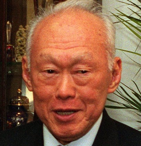 新加坡總理公署今(22)天再發布建國總理李光耀的病情，指他身體「今天更衰弱」。圖：維基百科   