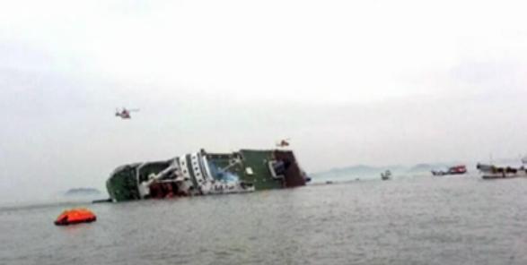 韓國1艘載有476名乘客的「歲月號」客輪，今天上午發生沉沒事故，目前搶救持續進行中。圖：翻攝自網路   