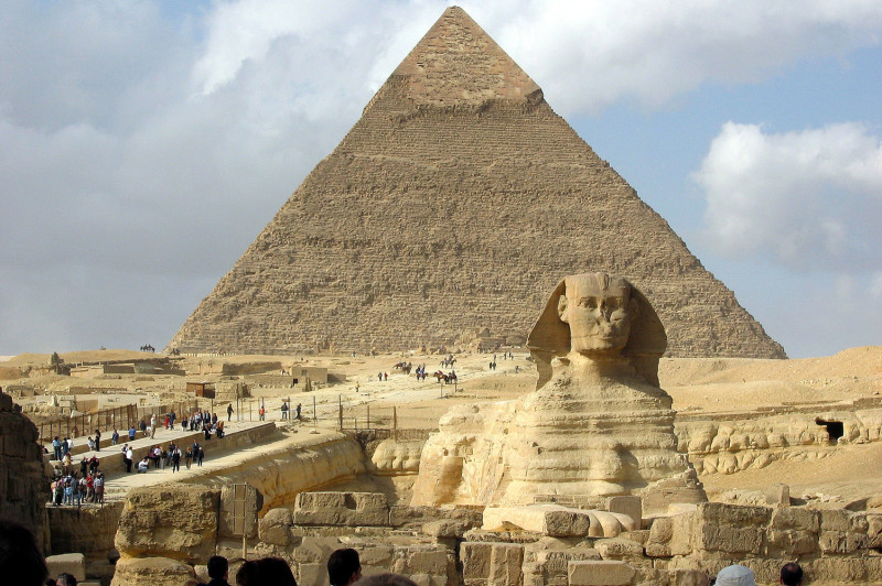 埃及古文物密布，為考古挖掘的地下通道交織，成為治安最大死角。圖：翻攝維基網站   