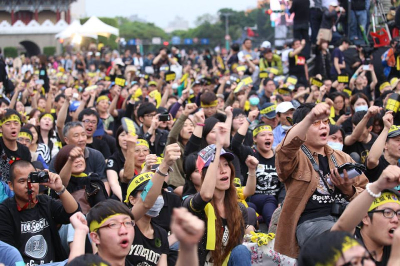 有50萬台灣民眾在330當天占領凱道，要求馬英九退回服貿、重啟談判。圖：新頭殼資料照片   