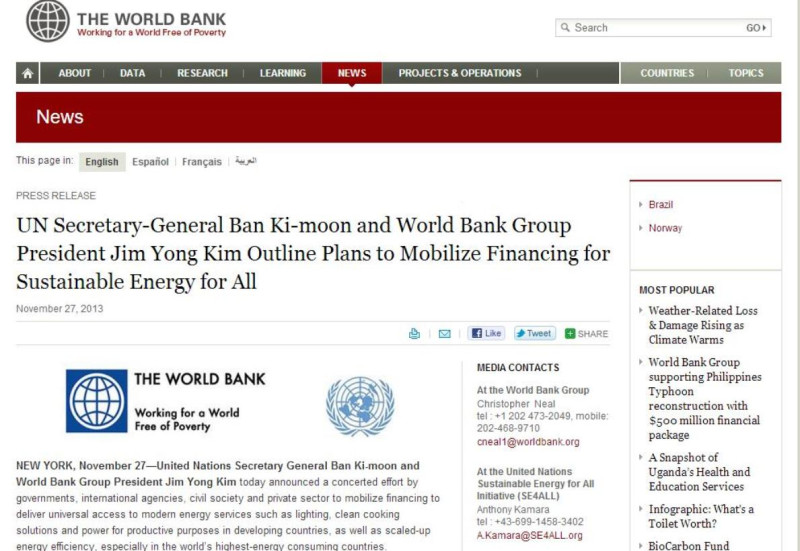 世界銀行總裁金墉(Jim Yong Kim)在和聯合國秘書長潘基文(Ban Ki-moon)一起公佈在2030年之前讓全世界所有的人都享有電力的計畫時，明確表示：「我們不搞核能」。圖片來源：世界銀行官方網站。   