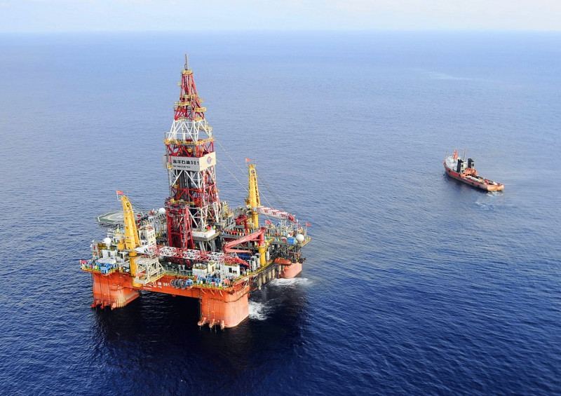2012年5月7日，中國在南中國海設立了「海洋石油981」深水鑽探石油平台。圖片來源：翻攝自網路。   