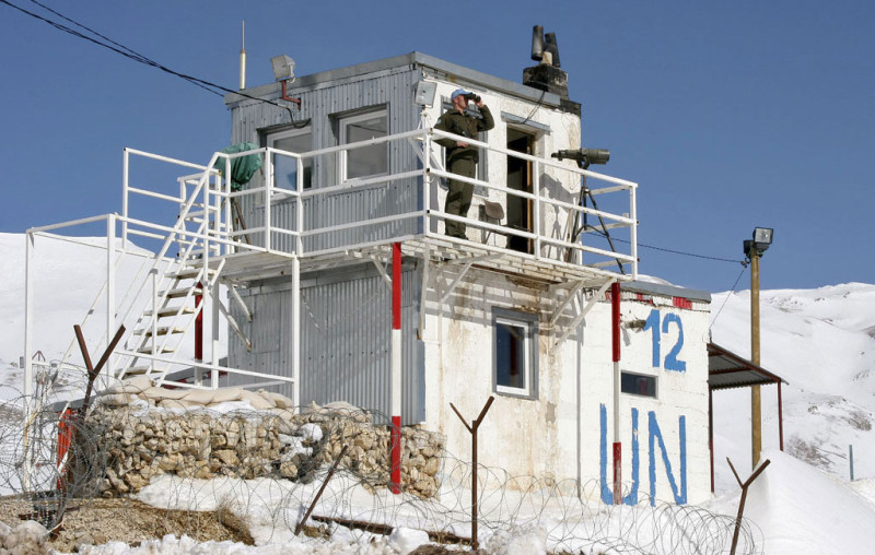 安理會8月28日發表新聞稿，嚴厲譴責聯合國脫離接觸觀察員部隊人員當天在戈蘭高地遭到敘利亞武裝分子扣押的事件，並要求立即釋放所有維和人員。 圖片來源：聯合國新聞中心。   