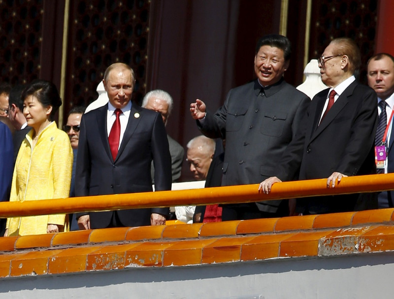9月3日在北京的閱兵場合，朴槿惠與美國的主要對手習近平、俄羅斯總統普亭平起平坐。圖片來源：達志影像/路透社資料照片   