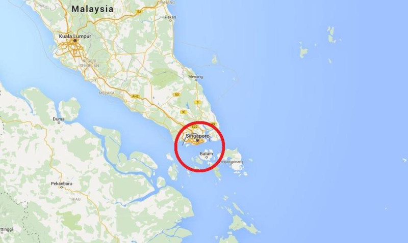 新加坡海峽傳出貨輪與化學油輪相撞事件，目前有6人下落不明。圖：翻攝ekstrabladet   