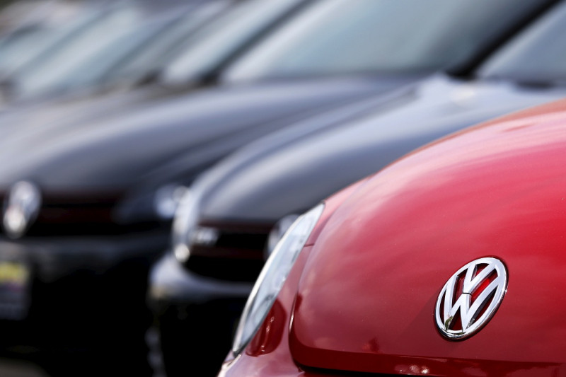 美國環保局（EPA）指控全球汽車業巨擘德國福斯汽車（Volkswagen）在部分柴油車款的排氣管排放檢測中造假。圖片來源：達志影像/路透社   
