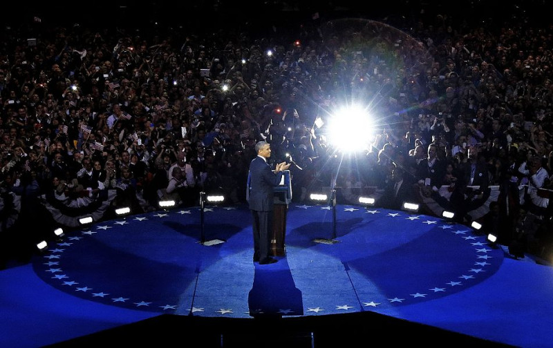 歐巴馬在得知勝選後，在芝加哥的競選總部發表當選感言。圖片來源：達志影像/美聯社。   