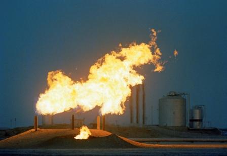 歐盟(European Union)宣佈對伊朗石油和石化產品實施禁運，這項石油禁令將於2012年7月1日起生。同時歐盟也決定對伊朗央行(Iran Central Bank) 實施制裁。圖片來源:達志影像/美聯社   