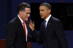 羅姆尼（左）挑戰尋求連任的美國總統歐巴馬（右），第1場辯論會過後，民調大有起色。圖片來源:資料照，達志影像/美聯社。   