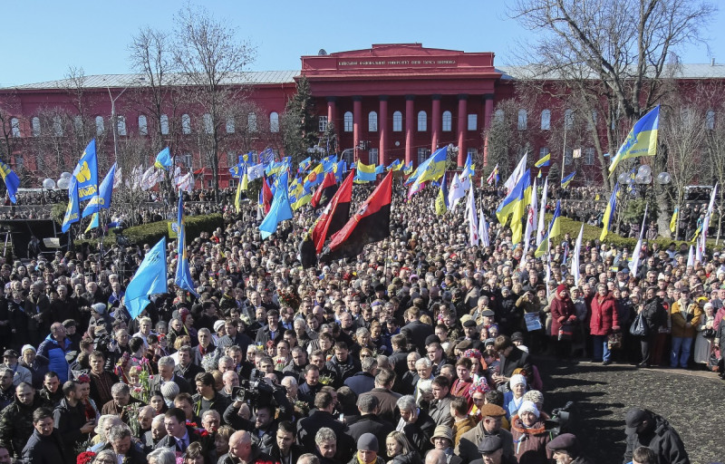烏克蘭9日為他們最偉大的詩人「舍甫琴科」慶祝200歲冥誕。圖片來源：達志影像/路透社。   