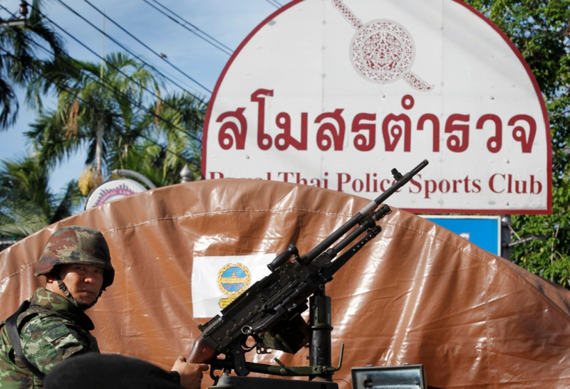 泰國由於前總理盈拉因憲法法庭判決立即下台，政局持續混亂不安。陸軍總司令帕拉育(Prayuth Chan-ocha)20日宣布全國戒嚴令。圖片來源：達志影像/路透社。   