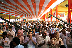 印度瑜伽大師蘭德福4日開始絕食抗爭，訴求反貪和公義社會，獲全印20萬民眾支持。圖片來源：中央社   