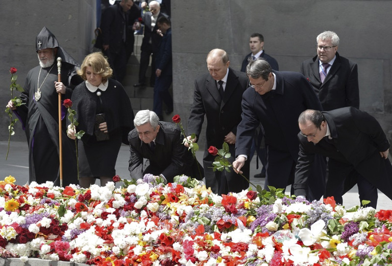 亞美尼亞24日舉行大屠殺100週年紀念儀式，法國、俄羅斯總統與賽普勒斯和塞爾維亞領袖，以及來自約60國的代表團出席悼念。圖片來源：達志影像/路透社   