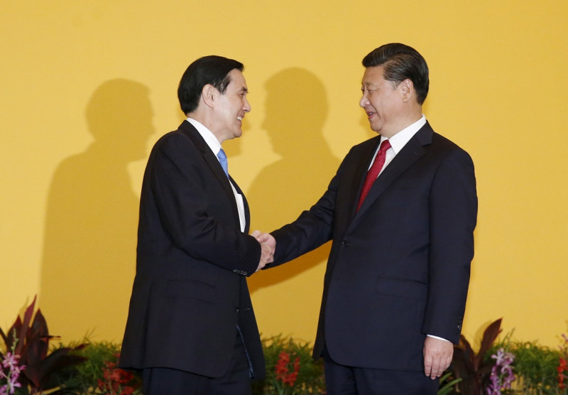 馬英九總統上週六(7日)終於圓夢，與中國領導人習近平會面，握手82秒。圖片來源：達志影像/路透社   