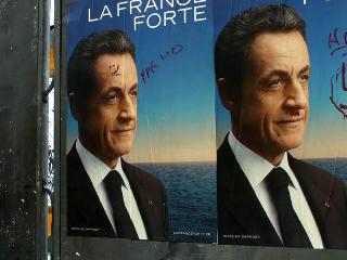 即將卸任的法國總統薩科奇（Nicolas Sarkozy）可能很快就會被迫要向法官說明3起政治獻金醜聞。沙柯吉擔任總統5年期間，享有豁免權，但這3起醜聞也緊追著他不放。圖片來源：中央社資料照片。   