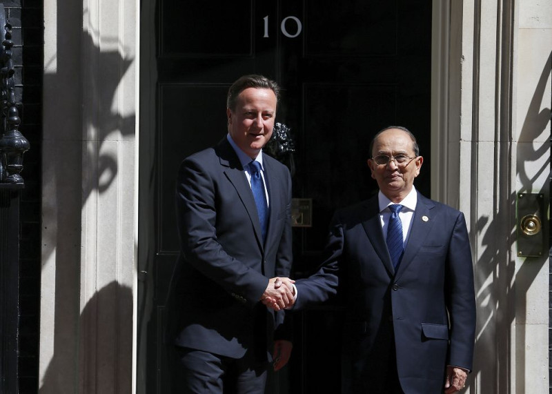英國首相卡麥隆（David Cameron）15日在唐寧街10號會晤來訪的緬甸總統登盛。圖片來源：達志影像/路透社。   
