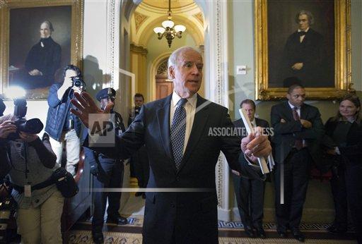 美國副總統拜登（Joe Biden）與參議院領袖一道努力，最終達成了避免財政懸崖的協議。圖片來源：達志影像/美聯社   