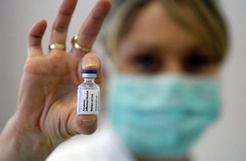 對禽流感病毒的研究，旨在開發疫苗、阻止蔓延，卻也可能把致命武器交到恐怖分子手中。(圖片來源:達志影像/路透社。)   
