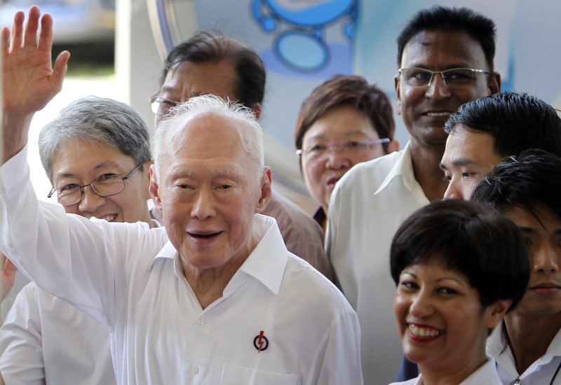 李光耀在新加坡的經濟發展扮演決定性的角色，但也使新加坡付出極大的人權代價。圖片來源：達志影像/美聯社   