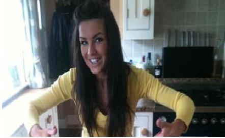 30歲的英國女子克萊兒•史奎爾斯(圖)上週日(22日)參加倫敦馬拉松大賽時猝死。圖片來源：翻攝自JustGiving網站。   