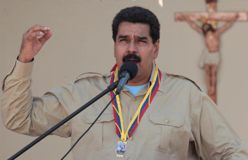 委內瑞拉總統馬杜洛(Nicolas Maduro)下令將3位美國外交官員驅逐出境，原因是這些外交官員和「委內瑞拉極右派」(反對派)密會及提供相關協助，並慫恿反對派破壞電力系統與經濟的行動圖片來源：達志影像/路透社   