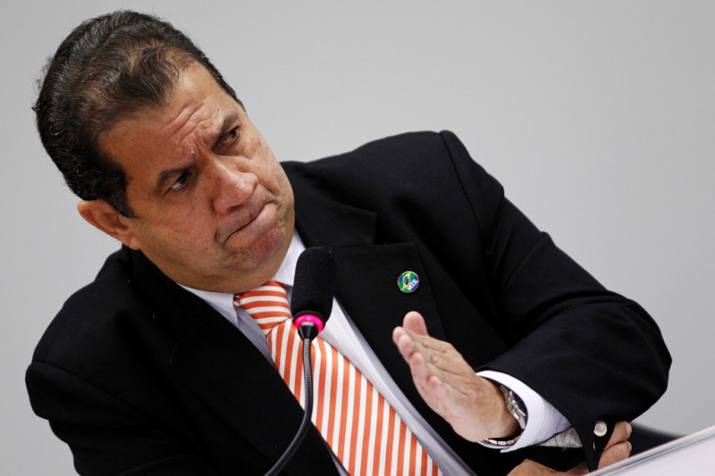 巴西勞工部長卡洛斯.魯皮在當地時間4日向總統羅瑟夫提出辭呈，這是自今年以來，巴西第7位因貪腐醜聞下台的部長級官員。圖片來源：達志影像/路透社   
