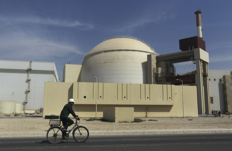 聯合國5個常任理事國與德國甫於24日在日內瓦與伊朗就核問題達成協議，但美國參議院一些強硬派人士仍堅持對伊朗採取新一輪的制裁措施。圖為伊朗的核設施。圖片來源：達志影像/美聯社   