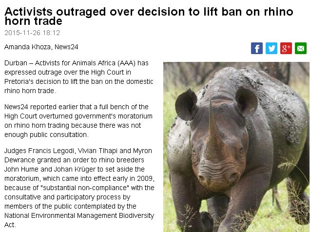 南非盜獵犀牛角情形嚴重，圖中的犀牛已經遇害，而高等法院通過解除買賣禁令，引起軒然大波。圖：翻攝News 24   