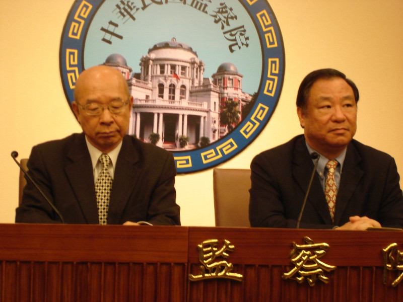 曾約詢過李登輝、陳水扁兩位卸任民選總統的監委趙榮耀(左)表示，這幾位總統當中，馬英九比較用功、誠懇。黃揚明攝影   