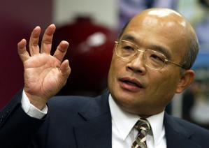 前行政院長蘇貞昌今天將向蔡英文報告他個人的參選意願，但原則上仍尊重黨的協調機制，也會遵循黨中央提名徵召程序。圖片來源：中央社   