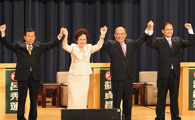 昔日民進黨四大天王在失去執政舞台後，謝長廷和呂秀蓮都有意取得黨中執委席次，參與權力核心的運作。資料照片：民進黨提供   